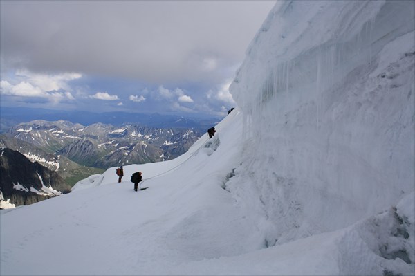 2010-08-08_15.02.13_Спуск с ТКТ (3А). На горизонте - собирается 